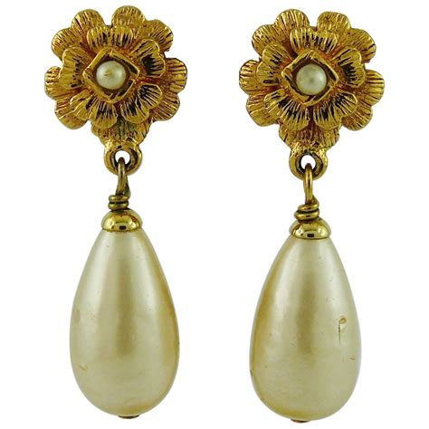 chanel vintage pearl earrings